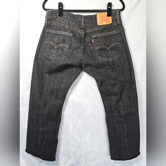 Levi's 514 33X25  Straight Leg Raw Hem Black Distressed Jeans EUC - Picture 2 of 12